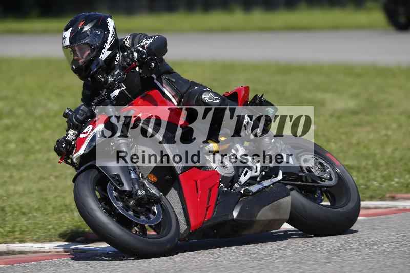 /Archiv-2024/29 12.06.2024 MOTO.CH Track Day ADR/Gruppe blau/35